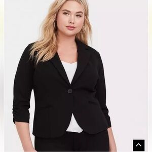 Torrid Studio Ponte Tailored Fit Blazer
Size 4X
